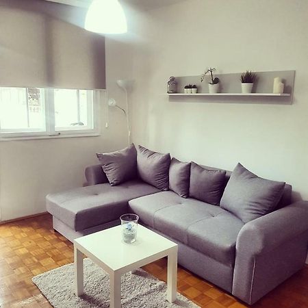Apartman Kej Pirot Exterior foto